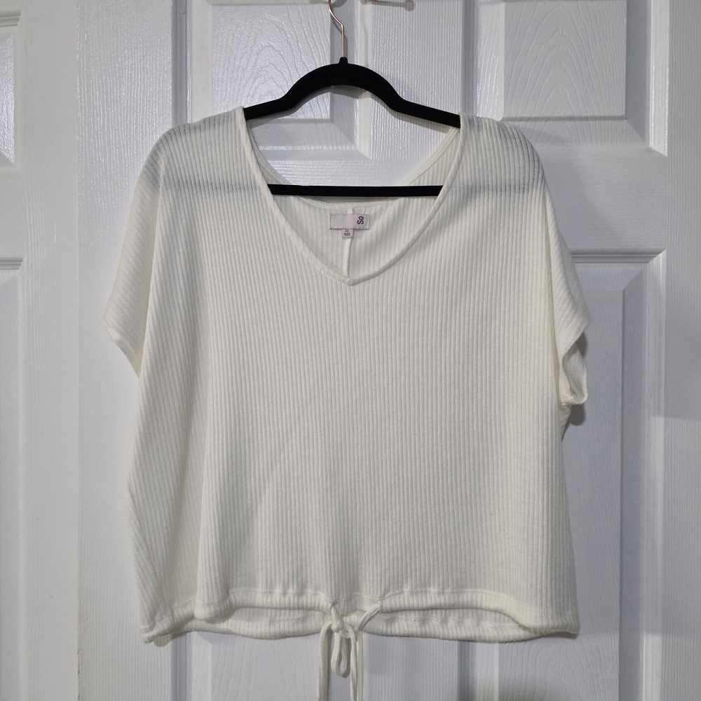 SO Cream V-Neck Short Sleeve Top